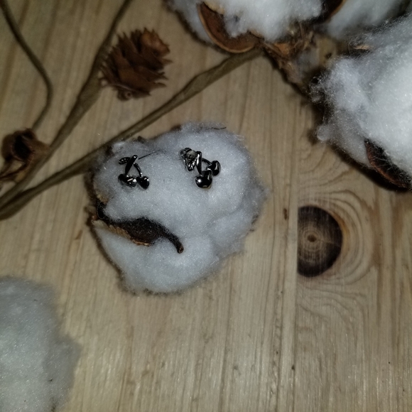 🍒🍒Very Cute Cherry stud earrings in SILVER 🍒🍒 - Picture 11 of 13